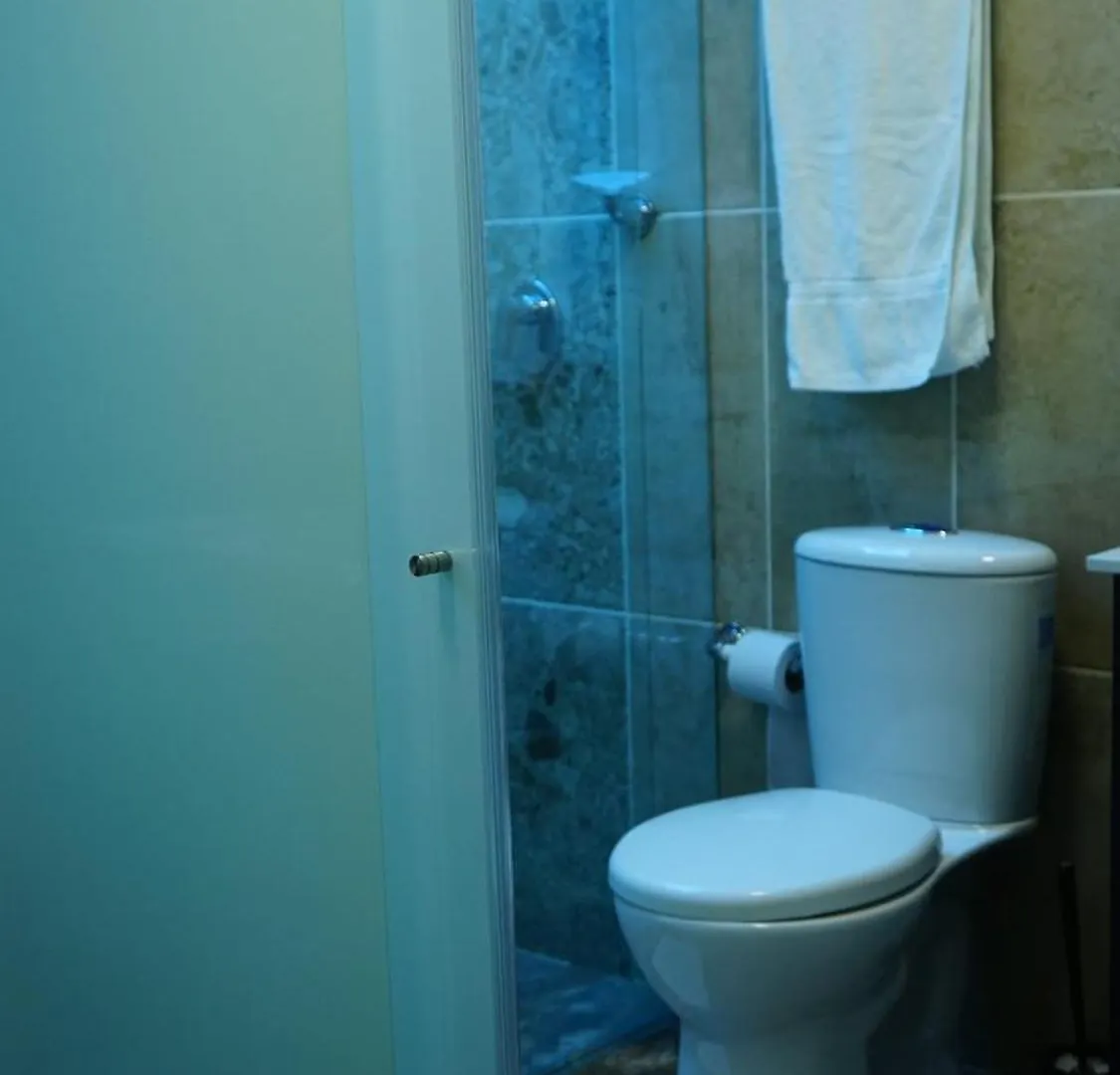 Apartamento Tranquilo Cercano A La Estacion Floresta Medellin Apartment